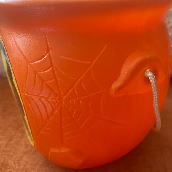 1990 Vintage Lifesavers Halloween Treat Bucket with Great Design - Picture 5 of 5